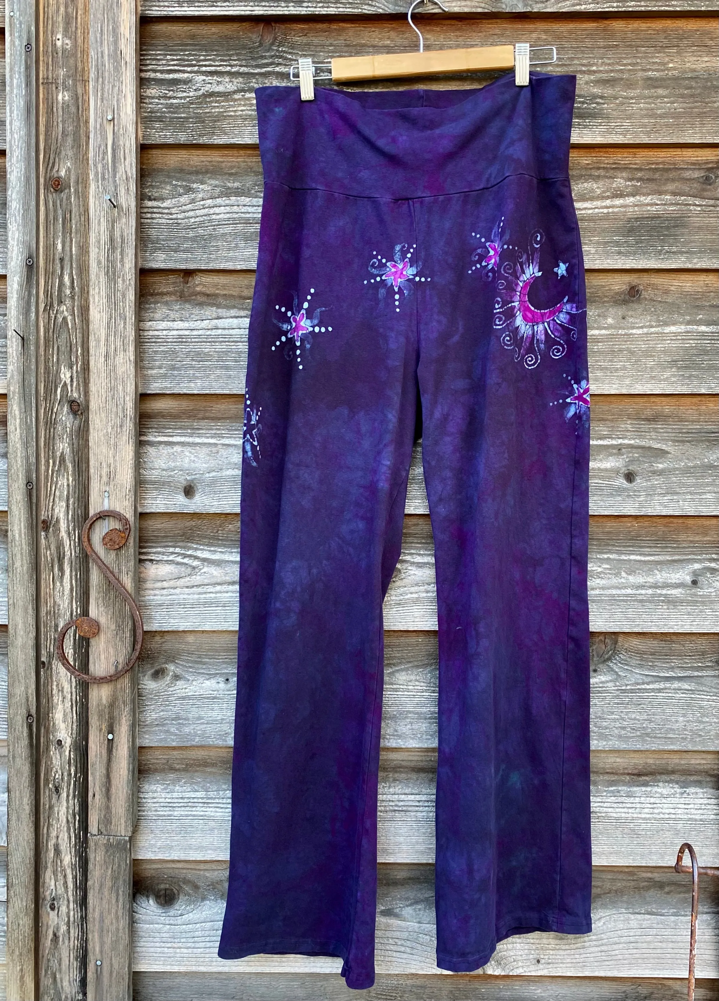 Purple Passion Moonflower Stars Stretchy Yoga Pants - Size 2X