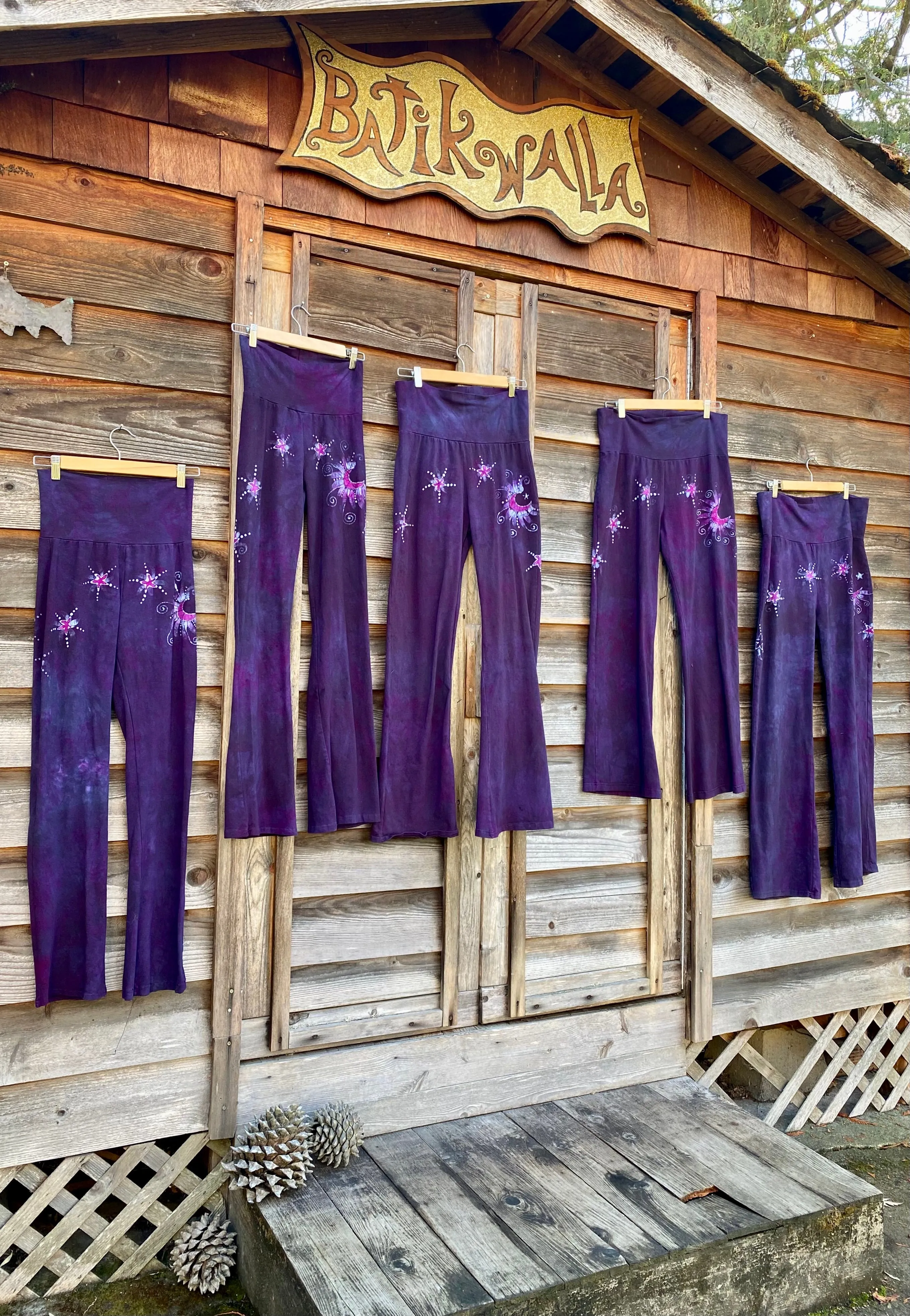 Purple Passion Moonflower Stars Stretchy Yoga Pants - Size 2X
