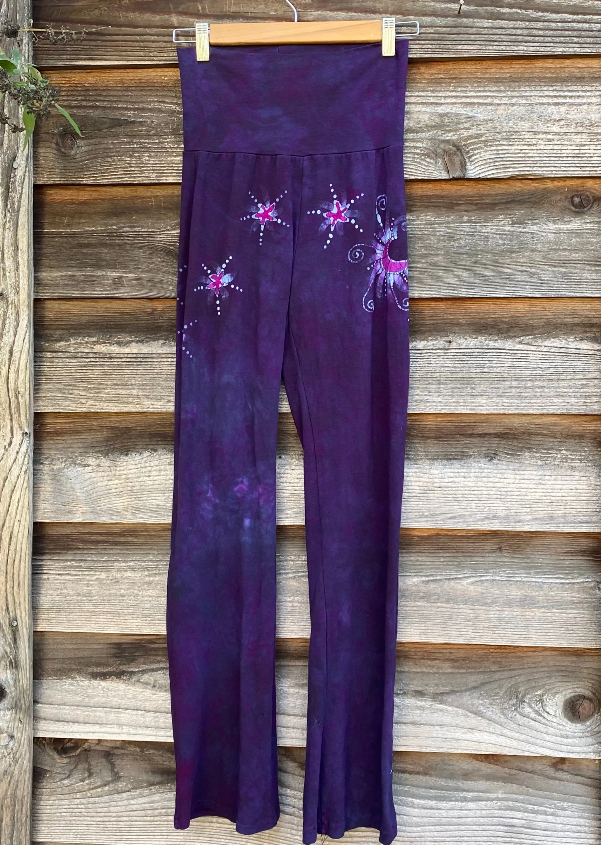 Purple Passion Moonflower Stars Stretchy Yoga Pants Size Small - Medium